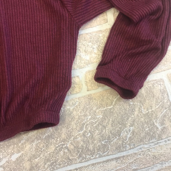 Women XS Garage brand long sleeve light weight top - Picture 3 of 7